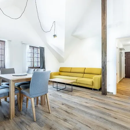 Wurmfeld - Rodinny S 3 Loznicemi *